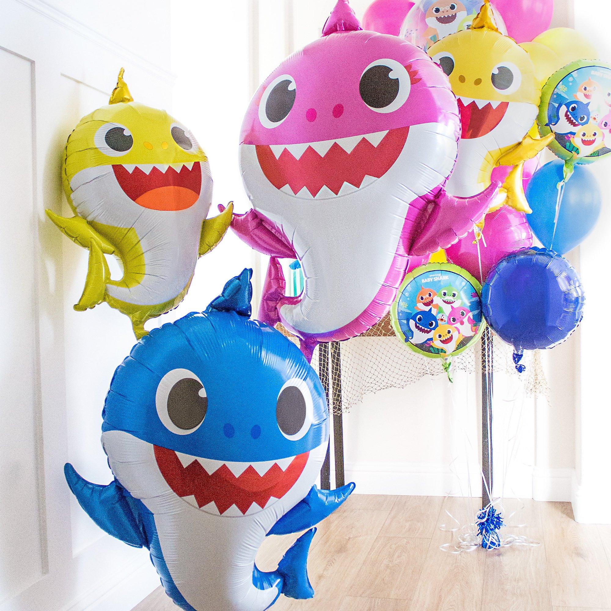 Gliding Baby Shark Family Balloon - Image 3