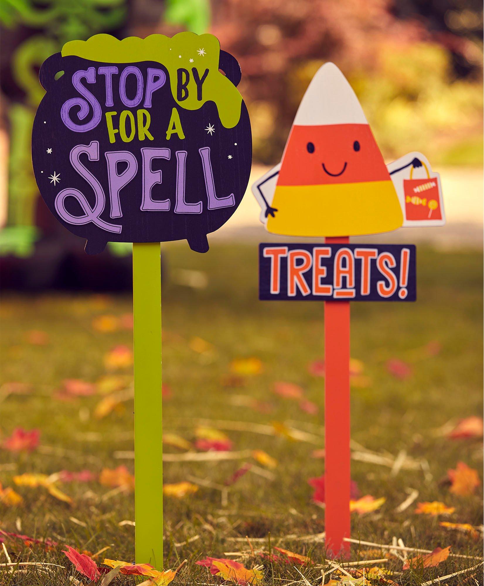 Cauldron Spell Yard Stake - Image 4