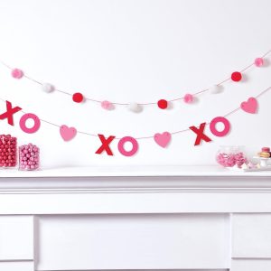 XOXO Valentine's Day MDF & Plastic Banner Set. 2pc. 6ft